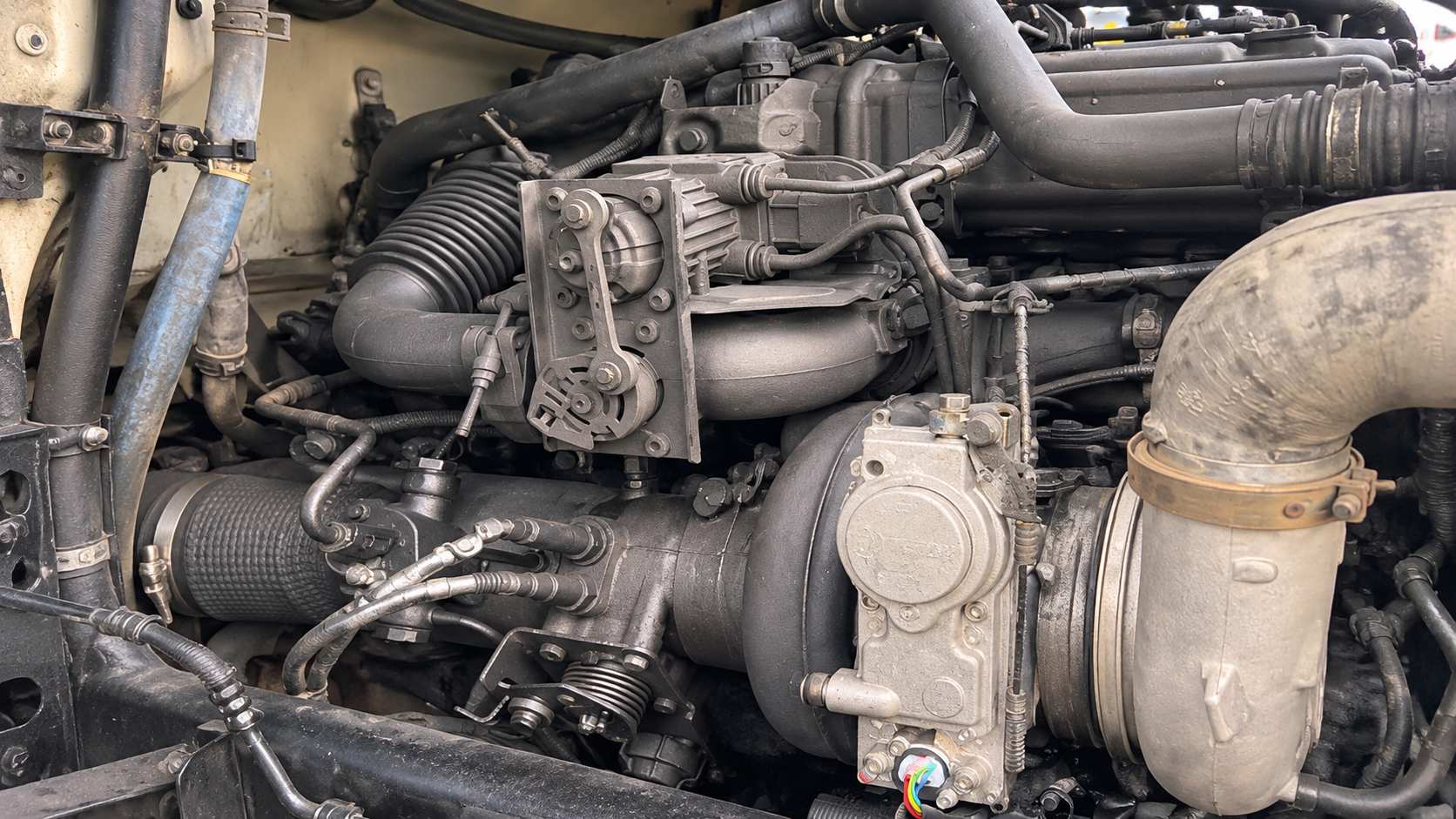 PACCAR MX-13 turbocharger — catch the oil seal leak before it reaches the intake